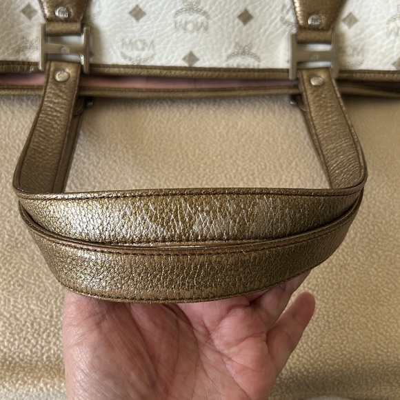 MCM Visetos Princess Lion Women's Tote Bag - Picture 6 of 16